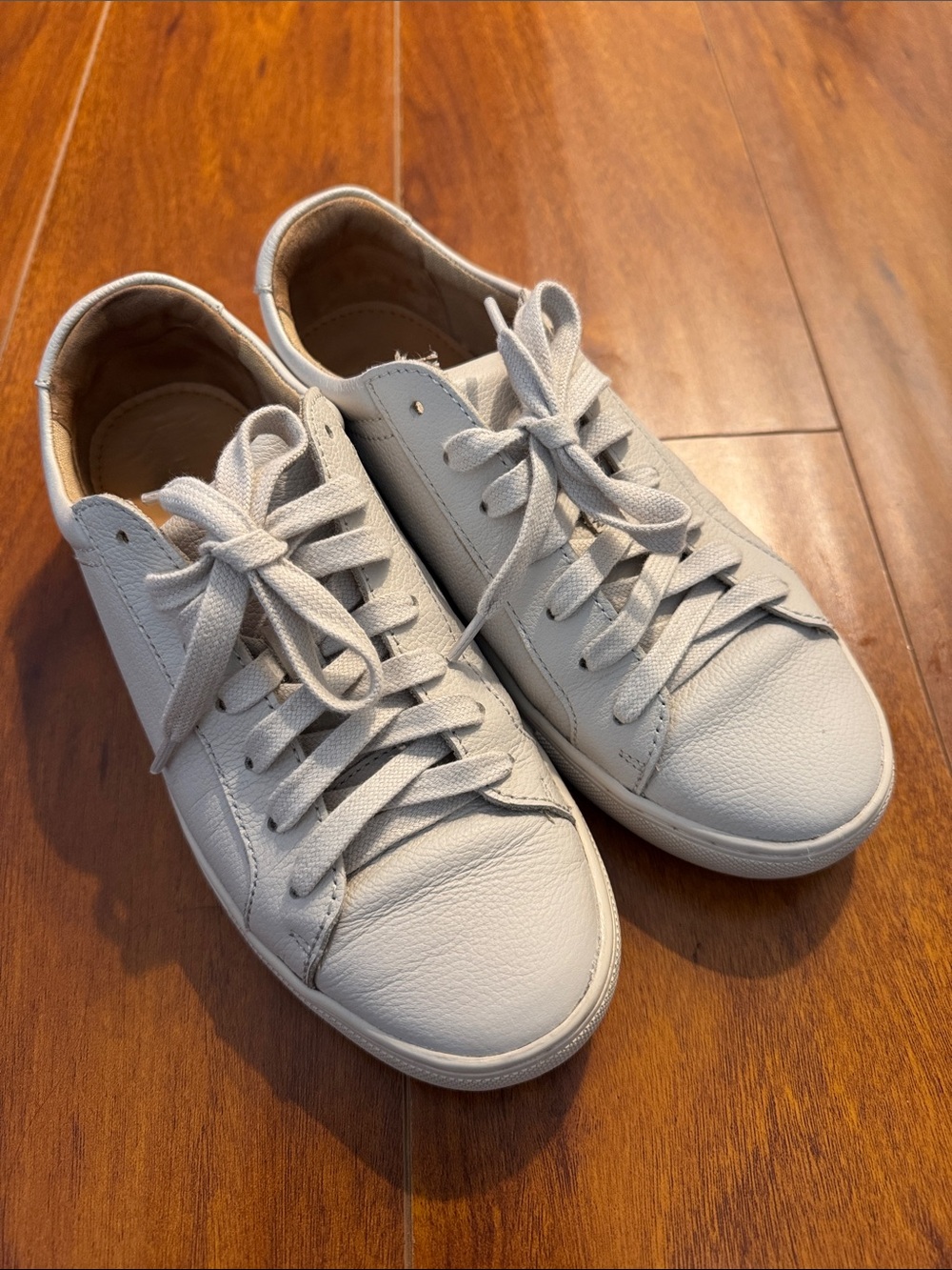 Banana Republic Off-White Leather Low-Top Sneakers